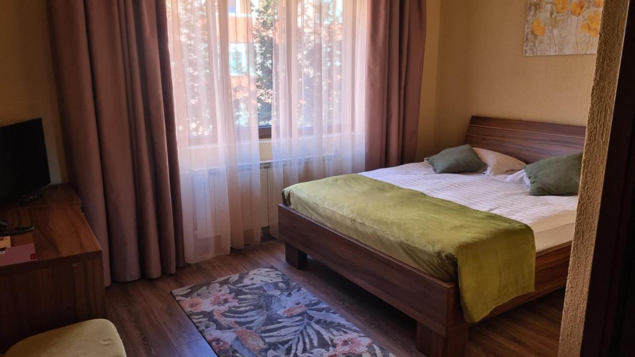 Hotel Gema ブラショフ エクステリア 写真