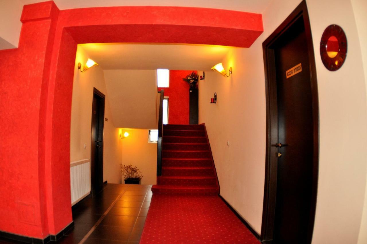 Hotel Gema ブラショフ エクステリア 写真