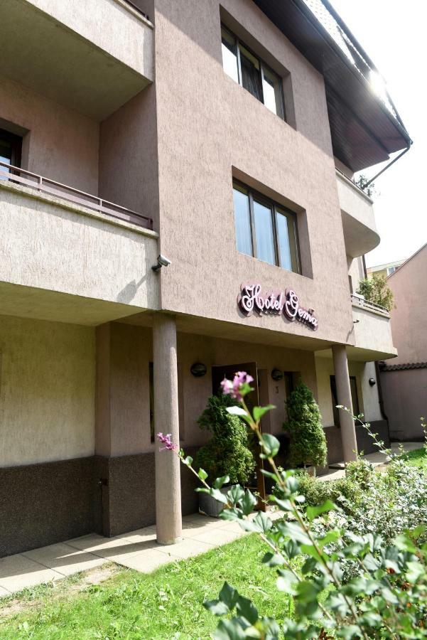Hotel Gema ブラショフ エクステリア 写真