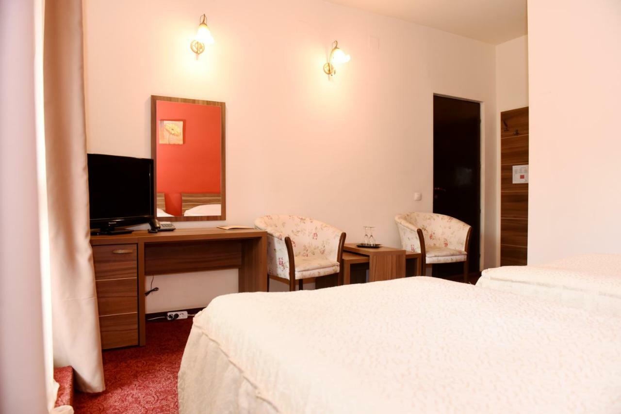 Hotel Gema ブラショフ エクステリア 写真