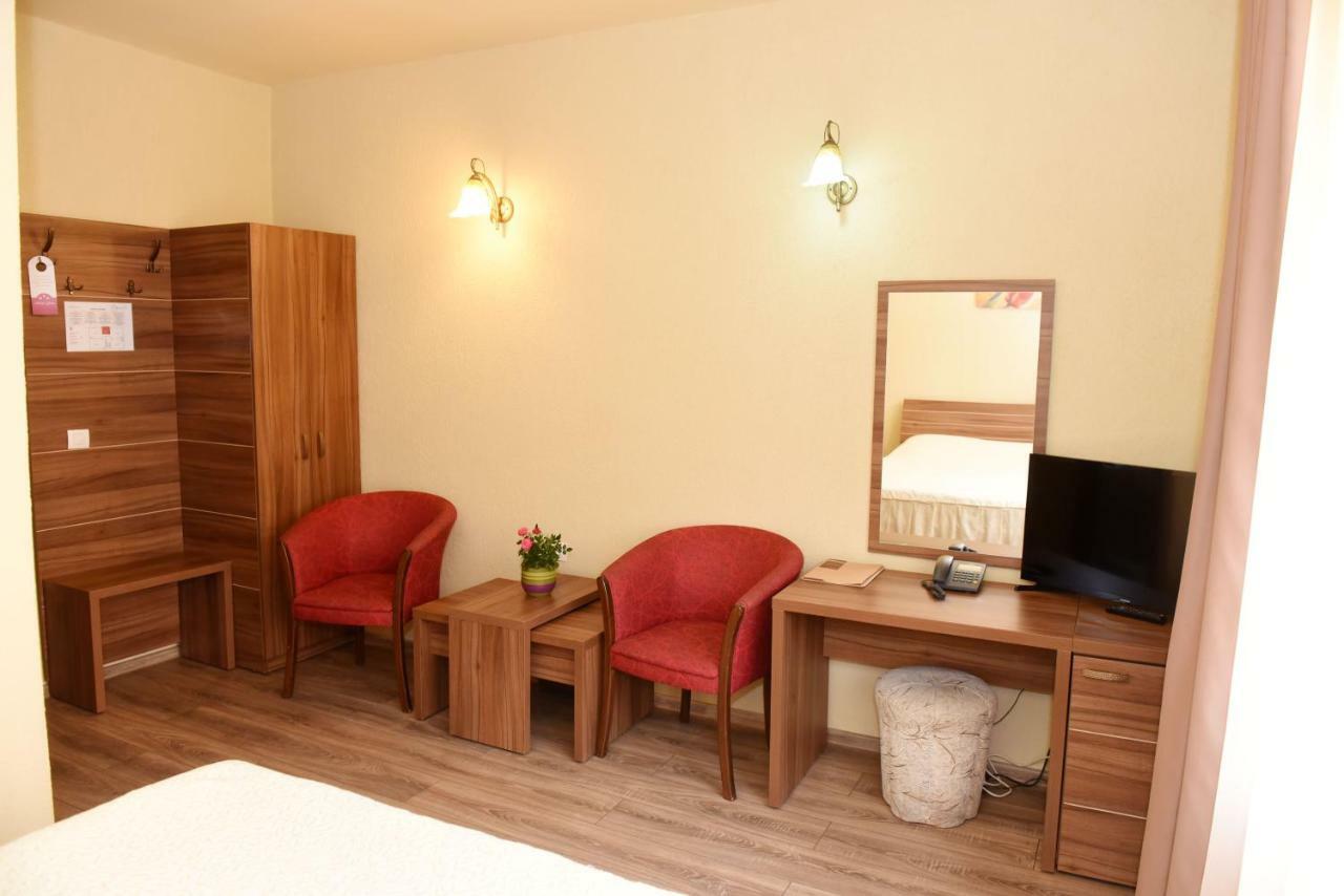 Hotel Gema ブラショフ エクステリア 写真